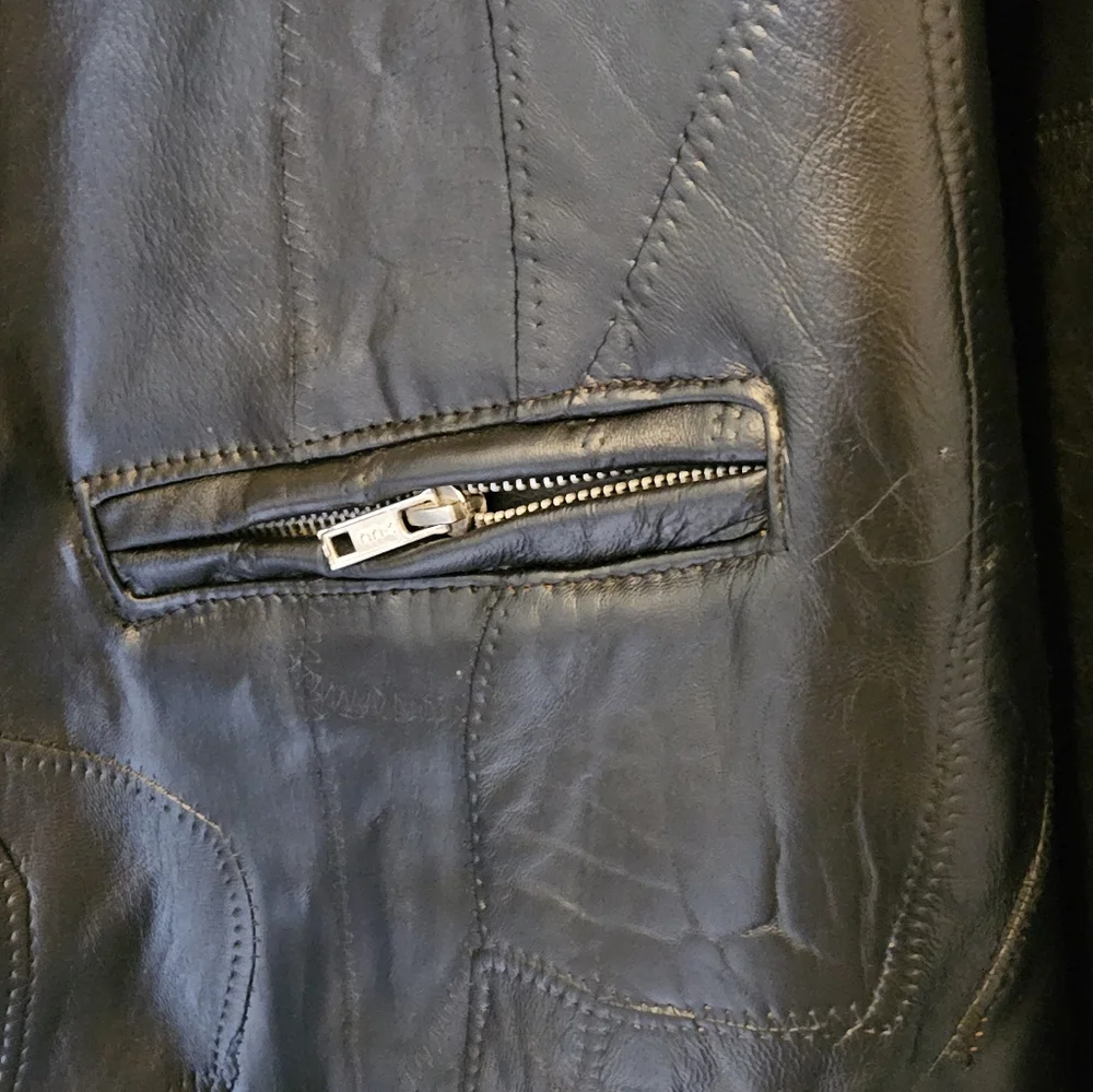 Leather jacket - Picture 9 of 12